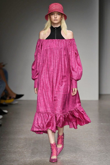 Fotoservizio/SS 2019/WOMEN/SFILATA/ANNAKIKI/DP2/1