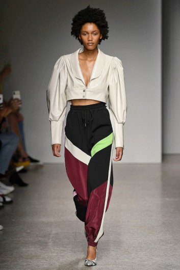 Fotoservizio/SS 2019/WOMEN/SFILATA/ANNAKIKI/DP2/22