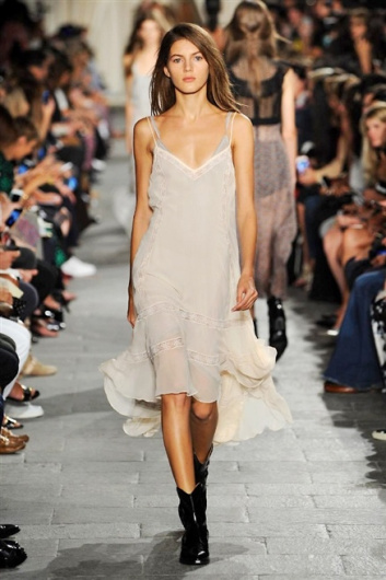 Fotoservizio/SS 2016/WOMEN/PHILOSOPHY DI LORENZO SERAFINI/DP1/33