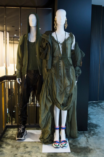 Fotoservizio/SS 2019/WOMEN/APPUNTAMENTO/DSQUARED2/DP2/32