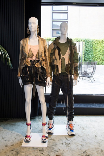 Fotoservizio/SS 2019/WOMEN/APPUNTAMENTO/DSQUARED2/DP2/40