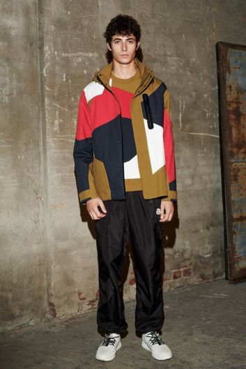Fotoservizio/SS 2019/WOMEN/SFILATA/MONCLER/DP2/2