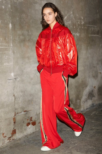 Fotoservizio/SS 2019/WOMEN/SFILATA/MONCLER/DP2/46