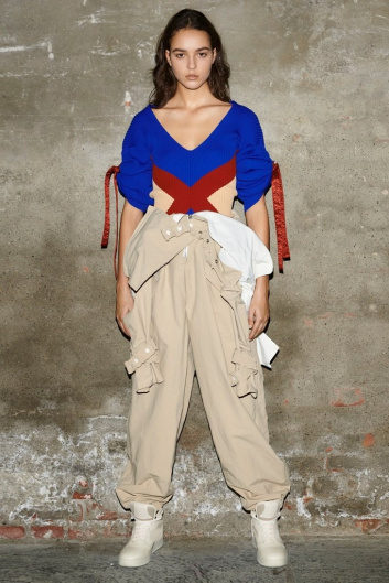 Fotoservizio/SS 2019/WOMEN/SFILATA/MONCLER/DP2/40