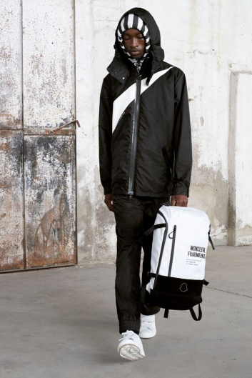 Fotoservizio/SS 2019/WOMEN/SFILATA/MONCLER/DP2/128