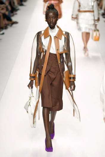 Fotoservizio/SS 2019/WOMEN/SFILATA/FENDI/DP2/2