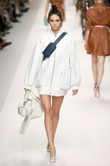 Fotoservizio/SS 2019/WOMEN/SFILATA/FENDI/DP2/5