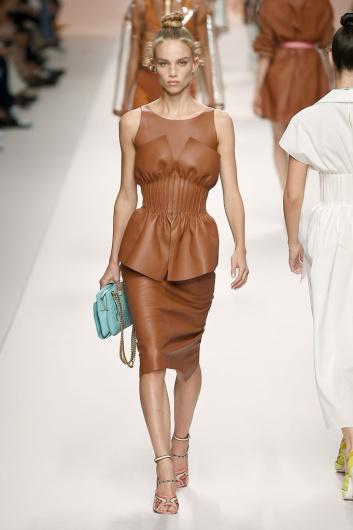 Fotoservizio/SS 2019/WOMEN/SFILATA/FENDI/DP2/6