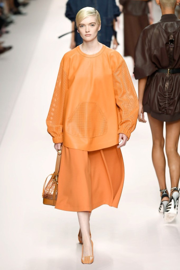 Fotoservizio/SS 2019/WOMEN/SFILATA/FENDI/DP2/13