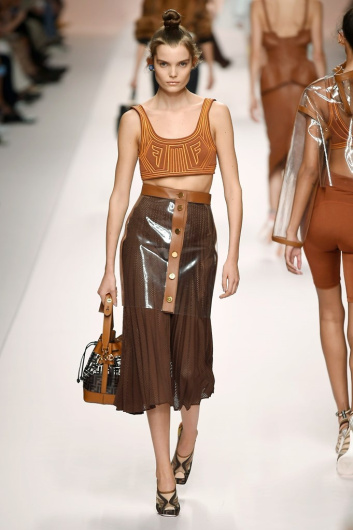 Fotoservizio/SS 2019/WOMEN/SFILATA/FENDI/DP2/9
