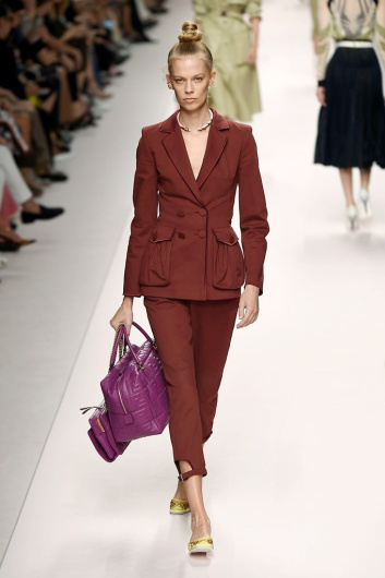 Fotoservizio/SS 2019/WOMEN/SFILATA/FENDI/DP2/22