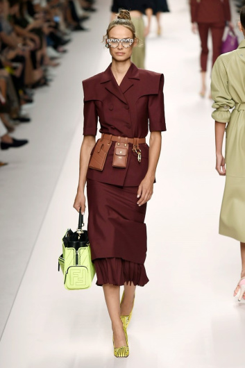 Fotoservizio/SS 2019/WOMEN/SFILATA/FENDI/DP2/24