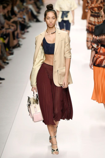 Fotoservizio/SS 2019/WOMEN/SFILATA/FENDI/DP2/21