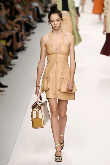 Fotoservizio/SS 2019/WOMEN/SFILATA/FENDI/DP2/1