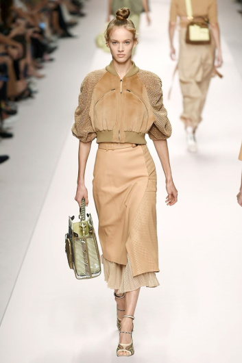 Fotoservizio/SS 2019/WOMEN/SFILATA/FENDI/DP2/6