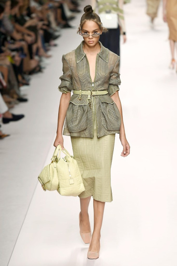 Fotoservizio/SS 2019/WOMEN/SFILATA/FENDI/DP2/7