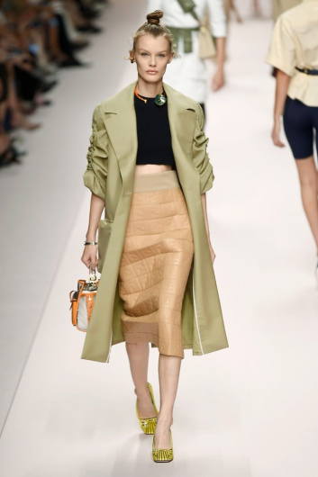 Fotoservizio/SS 2019/WOMEN/SFILATA/FENDI/DP2/2