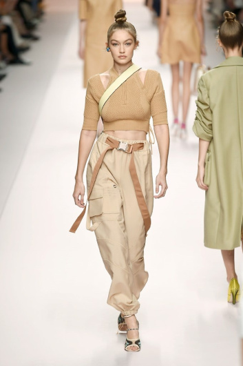 Fotoservizio/SS 2019/WOMEN/SFILATA/FENDI/DP2/4