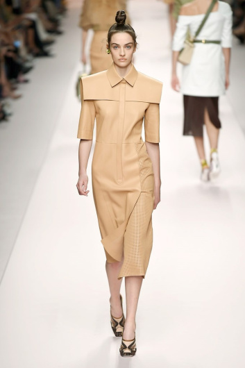 Fotoservizio/SS 2019/WOMEN/SFILATA/FENDI/DP2/5