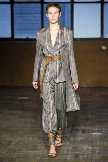 Fotoservizio/SS 2019/WOMEN/SFILATA/ERIKA CAVALLINI/DP2/17