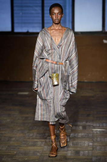 Fotoservizio/SS 2019/WOMEN/SFILATA/ERIKA CAVALLINI/DP2/18
