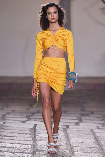 Fotoservizio/SS 2019/WOMEN/SFILATA/DAIZY SHELY/DP2/2