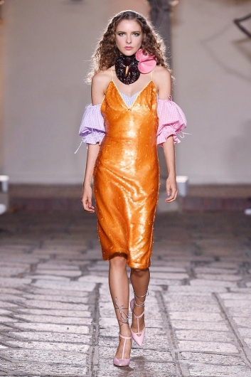 Fotoservizio/SS 2019/WOMEN/SFILATA/DAIZY SHELY/DP2/8