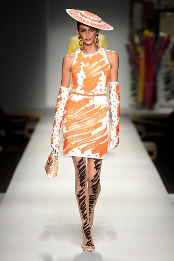 Fotoservizio/SS 2019/WOMEN/SFILATA/MOSCHINO/DP2/2