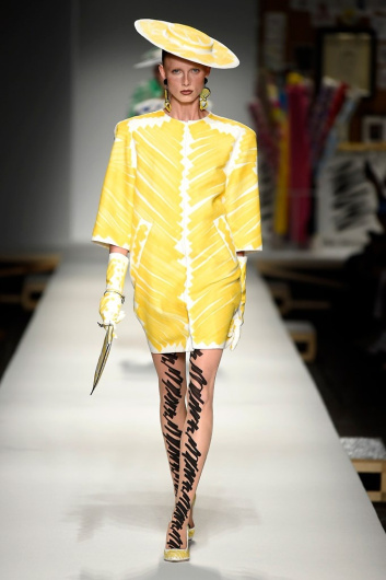 Fotoservizio/SS 2019/WOMEN/SFILATA/MOSCHINO/DP2/0