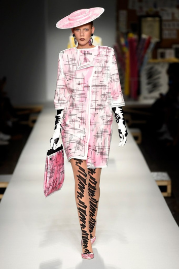 Fotoservizio/SS 2019/WOMEN/SFILATA/MOSCHINO/DP2/3