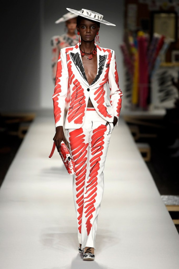 Fotoservizio/SS 2019/WOMEN/SFILATA/MOSCHINO/DP2/5