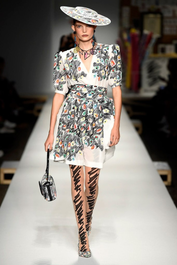 Fotoservizio/SS 2019/WOMEN/SFILATA/MOSCHINO/DP2/1