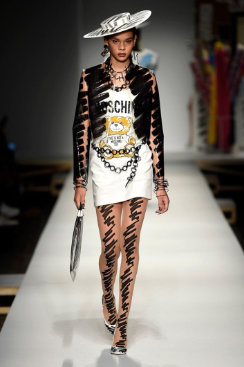 Fotoservizio/SS 2019/WOMEN/SFILATA/MOSCHINO/DP2/8