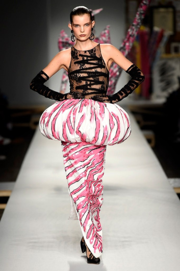 Fotoservizio/SS 2019/WOMEN/SFILATA/MOSCHINO/DP2/1