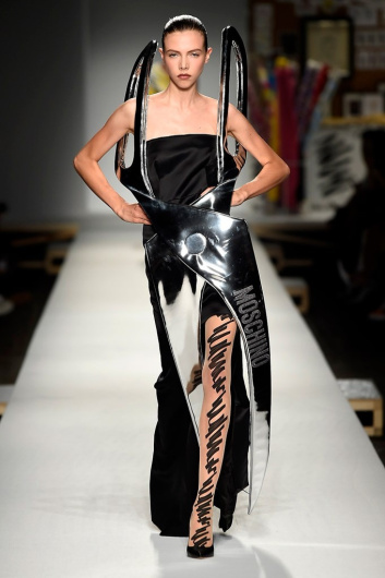 Fotoservizio/SS 2019/WOMEN/SFILATA/MOSCHINO/DP2/0