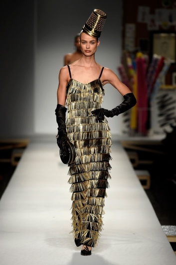Fotoservizio/SS 2019/WOMEN/SFILATA/MOSCHINO/DP2/2