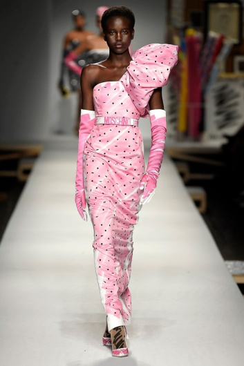 Fotoservizio/SS 2019/WOMEN/SFILATA/MOSCHINO/DP2/3