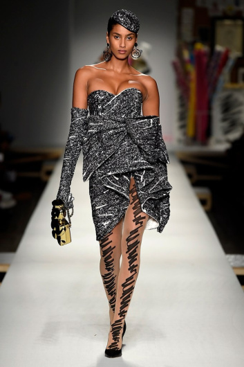 Fotoservizio/SS 2019/WOMEN/SFILATA/MOSCHINO/DP2/5