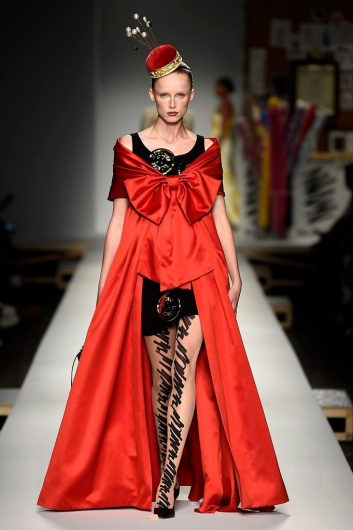 Fotoservizio/SS 2019/WOMEN/SFILATA/MOSCHINO/DP2/0