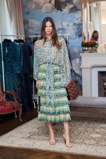 Fotoservizio/SS 2019/WOMEN/PRESENTAZIONE/RAQUEL DINIZ/DP2/4