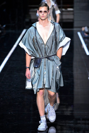 Fotoservizio/SS 2019/WOMEN/SFILATA/EMPORIO ARMANI/DP2/0