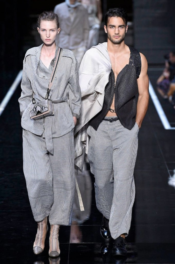Fotoservizio/SS 2019/WOMEN/SFILATA/EMPORIO ARMANI/DP2/18