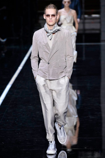 Fotoservizio/SS 2019/WOMEN/SFILATA/EMPORIO ARMANI/DP2/19