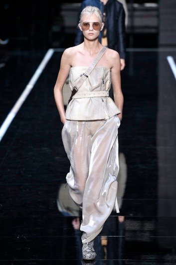 Fotoservizio/SS 2019/WOMEN/SFILATA/EMPORIO ARMANI/DP2/20