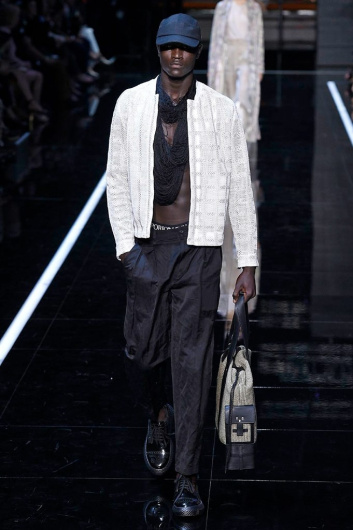 Fotoservizio/SS 2019/WOMEN/SFILATA/EMPORIO ARMANI/DP2/25