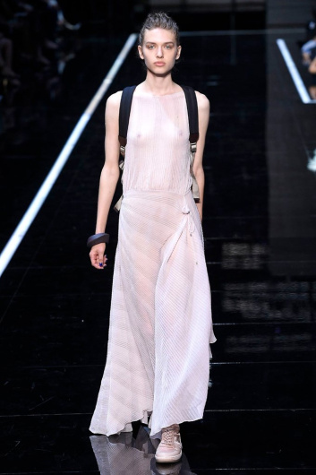 Fotoservizio/SS 2019/WOMEN/SFILATA/EMPORIO ARMANI/DP2/48