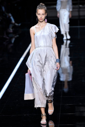 Fotoservizio/SS 2019/WOMEN/SFILATA/EMPORIO ARMANI/DP2/57