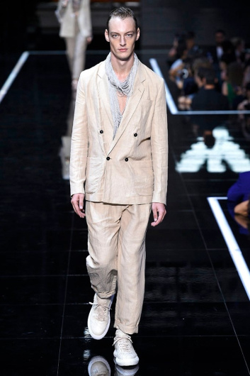 Fotoservizio/SS 2019/WOMEN/SFILATA/EMPORIO ARMANI/DP2/52