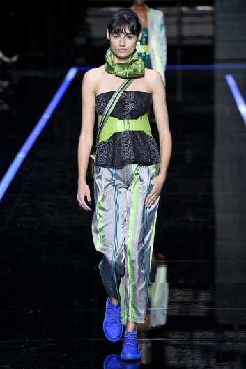 Fotoservizio/SS 2019/WOMEN/SFILATA/EMPORIO ARMANI/DP2/120