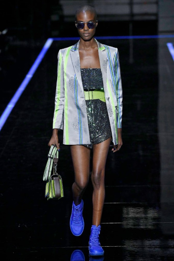Fotoservizio/SS 2019/WOMEN/SFILATA/EMPORIO ARMANI/DP2/121